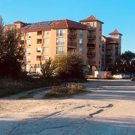 студия мир авангарда Apartment Sunny Beach
